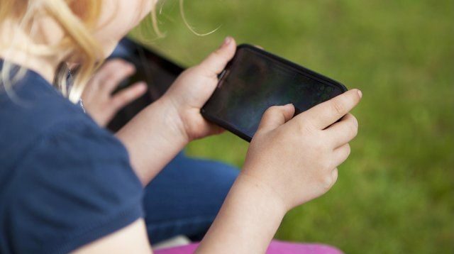 Child Addicted to Smartphones